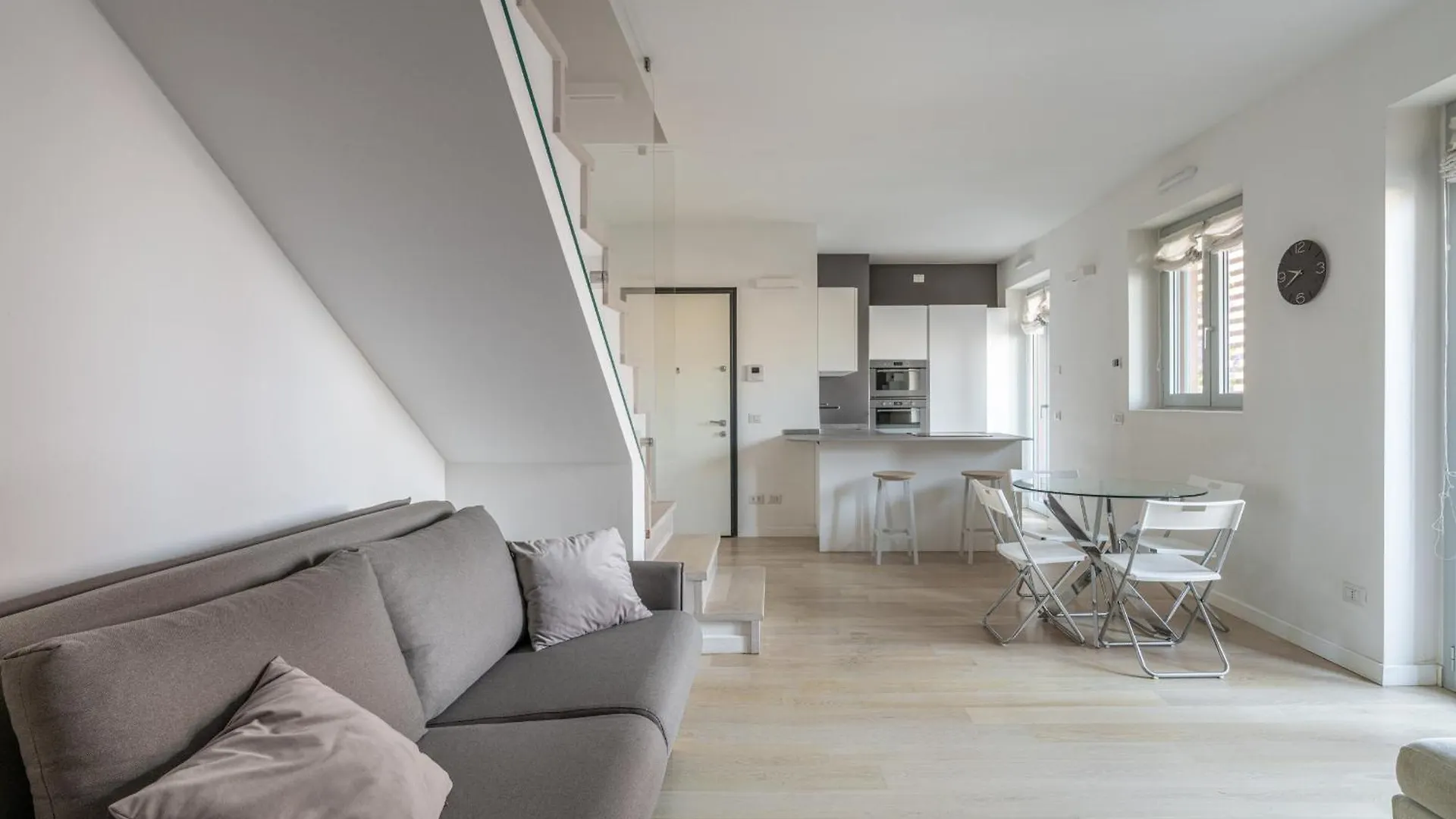 Apartment Appartamento Parmenide Milan Italy