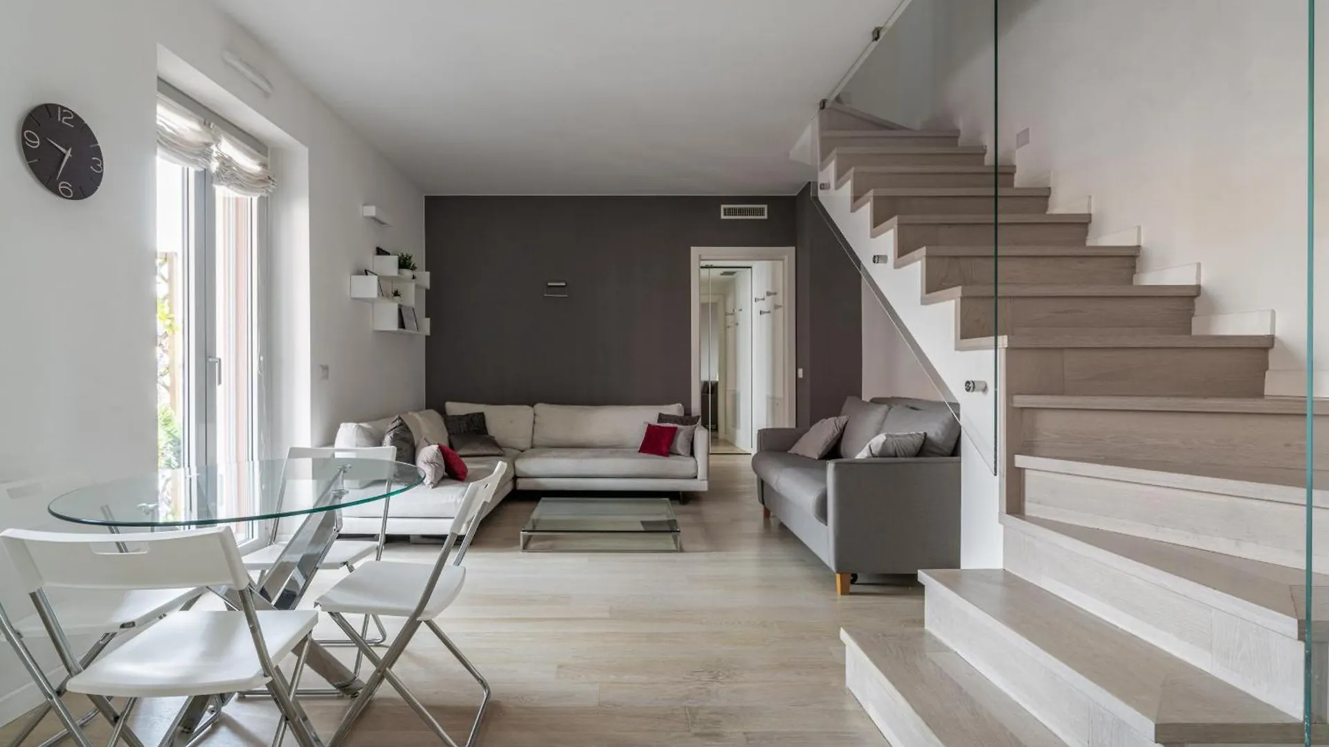 Apartment Appartamento Parmenide Milan